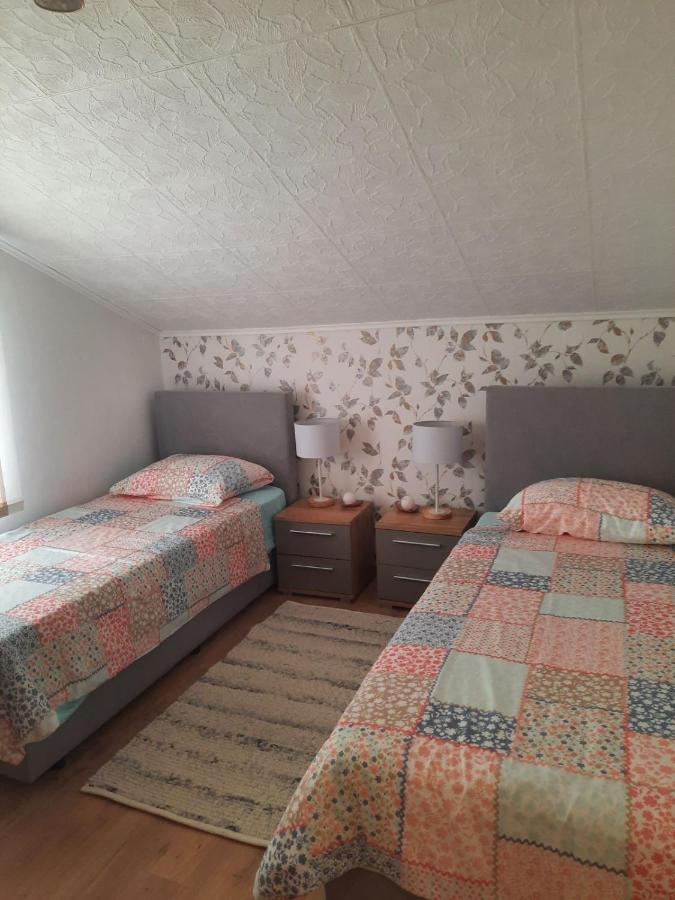 Andrea, Premium Three Bedroom Apartment, Entire Floor 카스타브 외부 사진