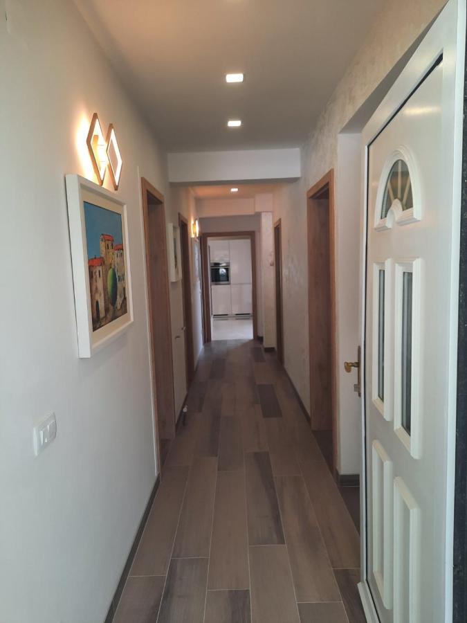 Andrea, Premium Three Bedroom Apartment, Entire Floor 카스타브 외부 사진